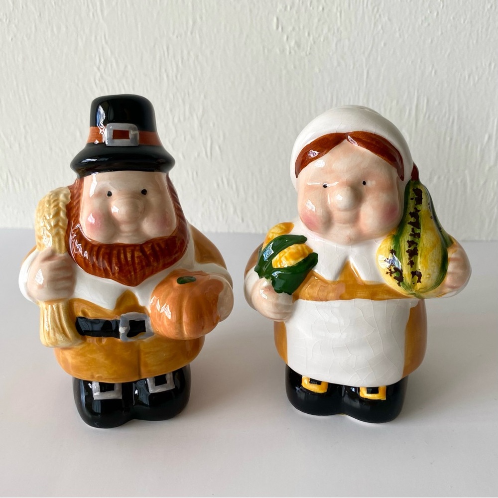 LAST CHANCE SALE! Thanksgiving Pilgrim Salt and Pepper Shaker Set Vintage